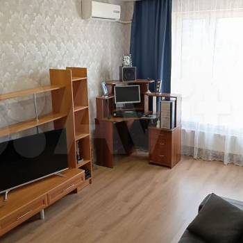 Продается 1-комнатная квартира, 47 м²