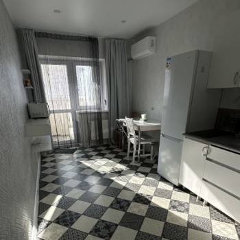 Сдается 2-х комнатная квартира, 65 м²