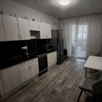 Продается 1-комнатная квартира, 39 м²