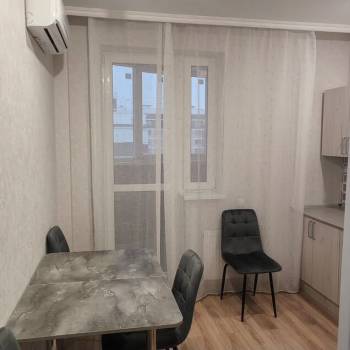 Сдается 1-комнатная квартира, 37 м²
