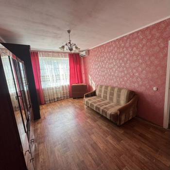 Продается 1-комнатная квартира, 38 м²