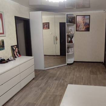 Продается Многокомнатная квартира, 59 м²