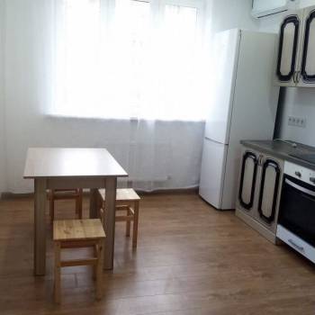 Сдается 1-комнатная квартира, 43 м²