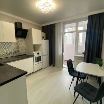 Продается 1-комнатная квартира, 41 м²