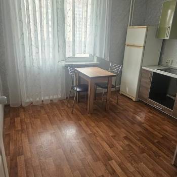 Сдается 1-комнатная квартира, 38 м²