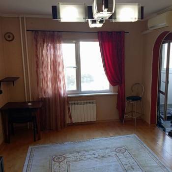 Сдается 1-комнатная квартира, 38 м²