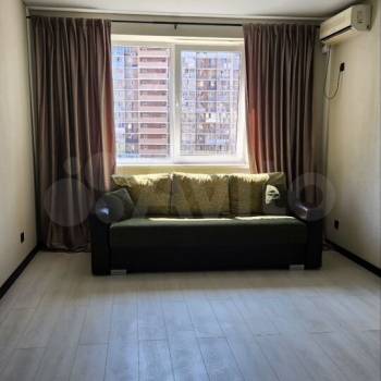 Продается 1-комнатная квартира, 50 м²