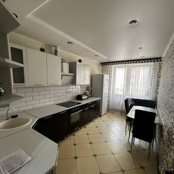 Сдается 1-комнатная квартира, 42 м²