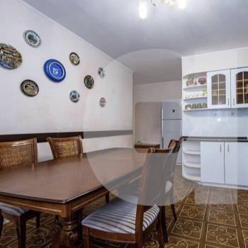 Продается Многокомнатная квартира, 107 м²