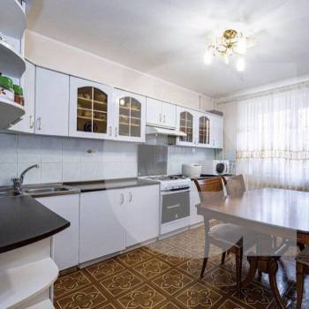 Продается Многокомнатная квартира, 107 м²