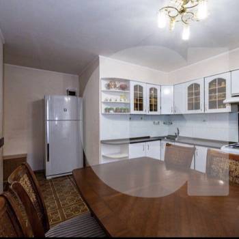 Продается Многокомнатная квартира, 107 м²