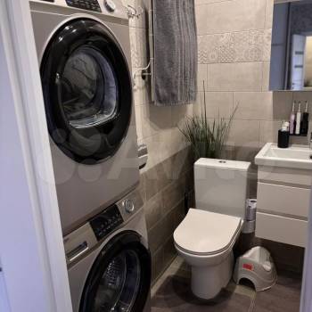 Продается 1-комнатная квартира, 42 м²