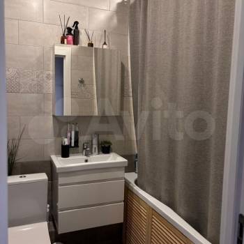 Продается 1-комнатная квартира, 42 м²