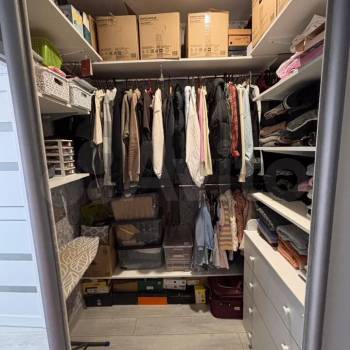 Продается 1-комнатная квартира, 42 м²