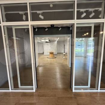 Сдается Нежилое помещение, 200 м²