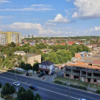 Продается 1-комнатная квартира, 42 м²