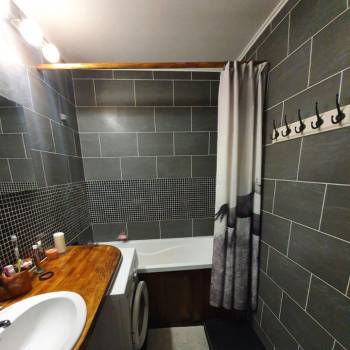 Продается 1-комнатная квартира, 42 м²