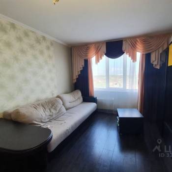 Продается 1-комнатная квартира, 42 м²