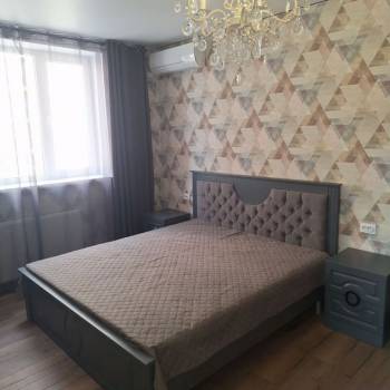 Продается 1-комнатная квартира, 42 м²