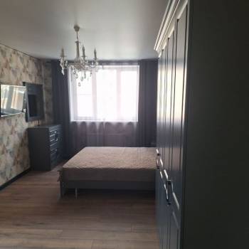 Продается 1-комнатная квартира, 42 м²