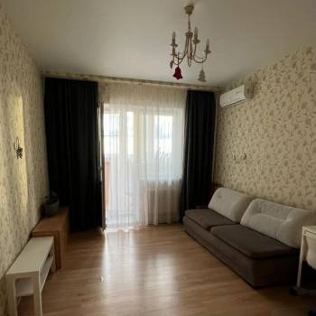 Продается 1-комнатная квартира, 53 м²