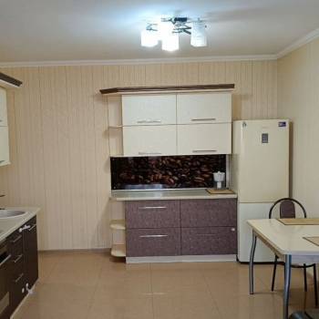 Сдается 1-комнатная квартира, 40 м²