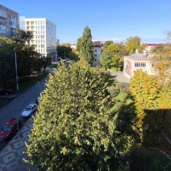 Продается Многокомнатная квартира, 59 м²