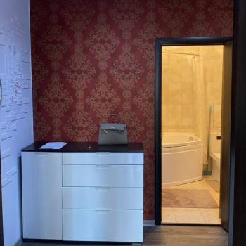 Продается 1-комнатная квартира, 43 м²