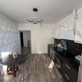 Продается 1-комнатная квартира, 41 м²