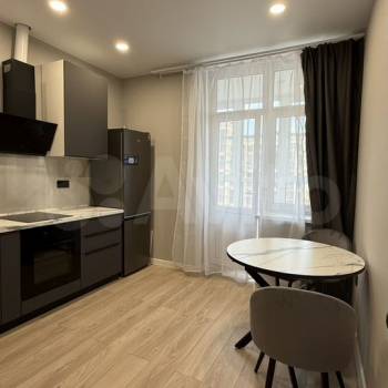 Сдается 1-комнатная квартира, 37 м²