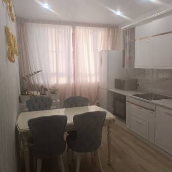 Продается 1-комнатная квартира, 40 м²