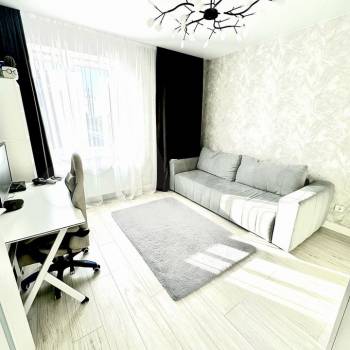 Продается Дом, 180 м²