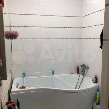 Продается 1-комнатная квартира, 60 м²