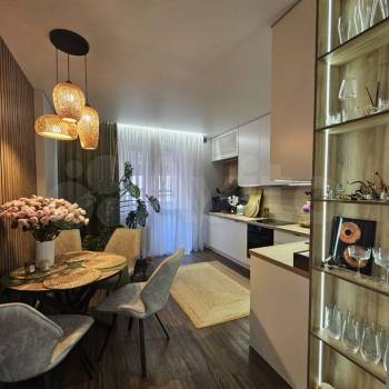 Продается 2-х комнатная квартира, 60 м²