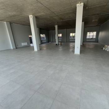 Сдается Нежилое помещение, 923 м²