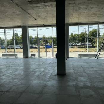 Сдается Нежилое помещение, 923 м²