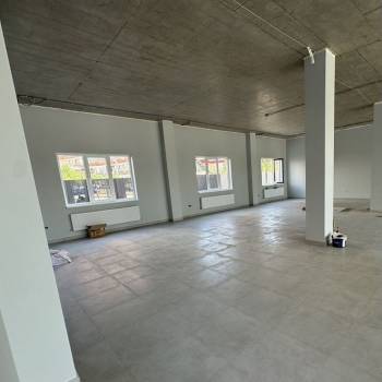 Сдается Нежилое помещение, 923 м²