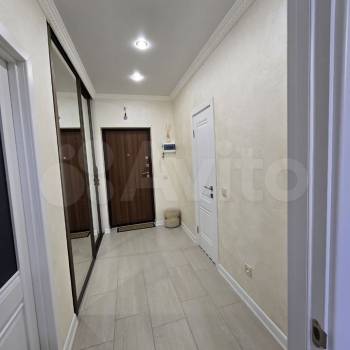 Продается 1-комнатная квартира, 40,7 м²