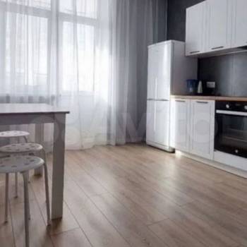 Продается 1-комнатная квартира, 38 м²
