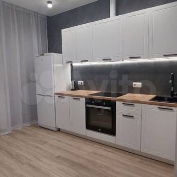 Продается 1-комнатная квартира, 38 м²