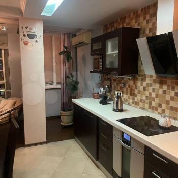 Продается Многокомнатная квартира, 180 м²