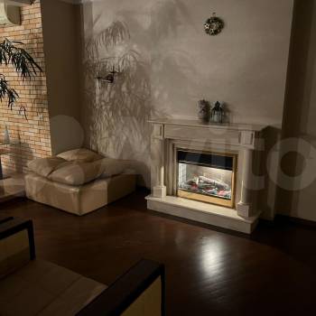 Продается Многокомнатная квартира, 180 м²