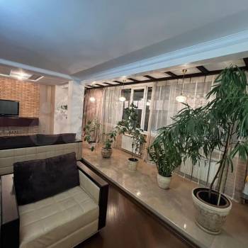 Продается Многокомнатная квартира, 180 м²