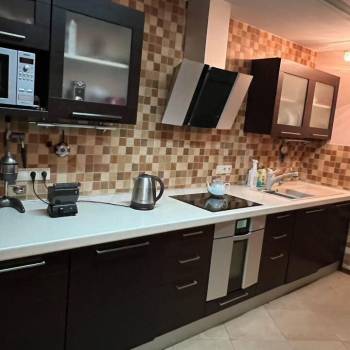 Продается Многокомнатная квартира, 180 м²