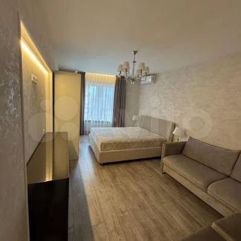 Продается 1-комнатная квартира, 47 м²