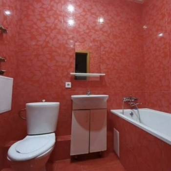 Продается 1-комнатная квартира, 50 м²