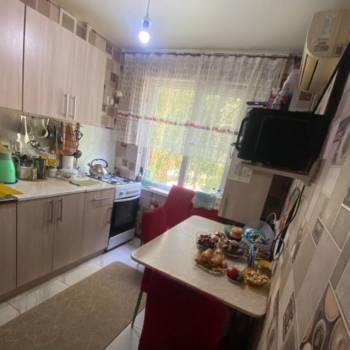 Продается Многокомнатная квартира, 61,9 м²