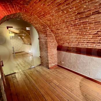 Сдается Нежилое помещение, 174 м²