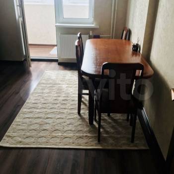 Продается 1-комнатная квартира, 42 м²