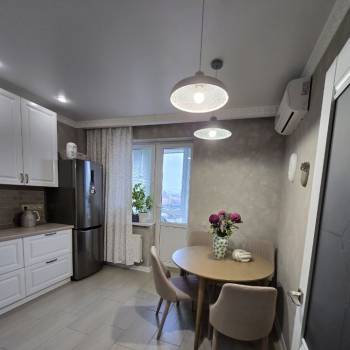 Продается 1-комнатная квартира, 44 м²